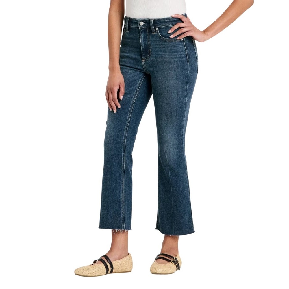 Universal Thread Women's Blue Dark Wash High Rise Kick Flare Jeans Size 4 Short